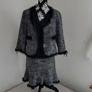 Teri Jon Vintage 2 piece black & white suit, Size 12